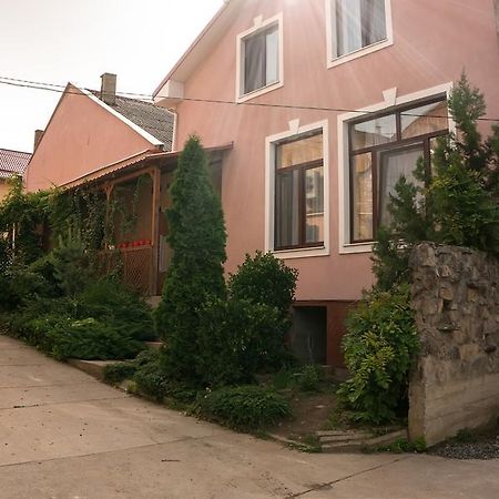 Hotel Кімнати В Центрі Uschhorod Exterior foto
