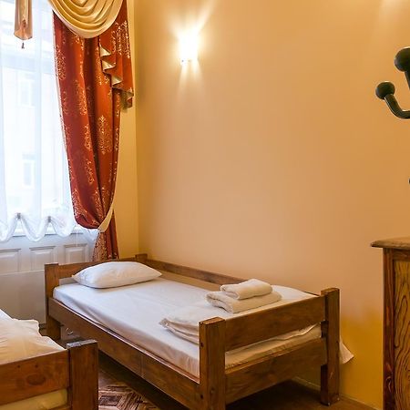 Hotel Кімнати В Центрі Uschhorod Exterior foto