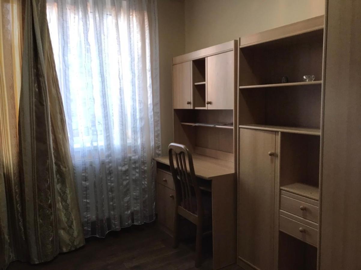 Hotel Кімнати В Центрі Uschhorod Exterior foto