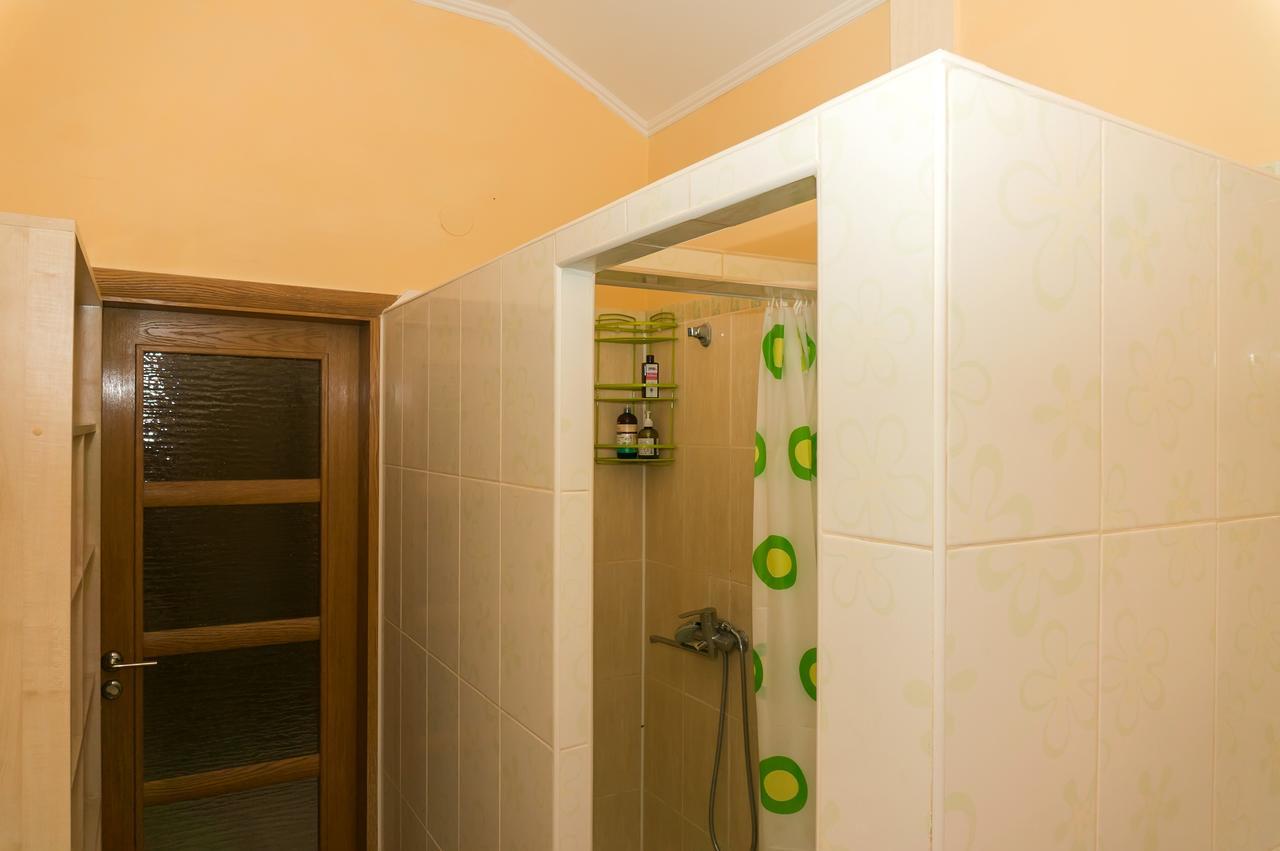 Hotel Кімнати В Центрі Uschhorod Exterior foto