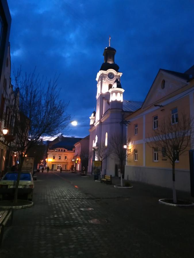 Hotel Кімнати В Центрі Uschhorod Exterior foto