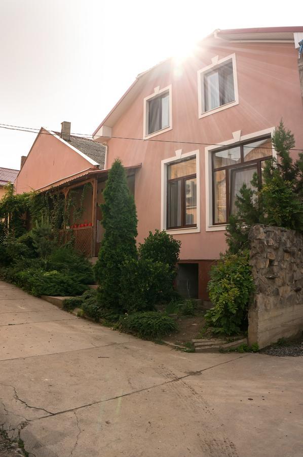 Hotel Кімнати В Центрі Uschhorod Exterior foto