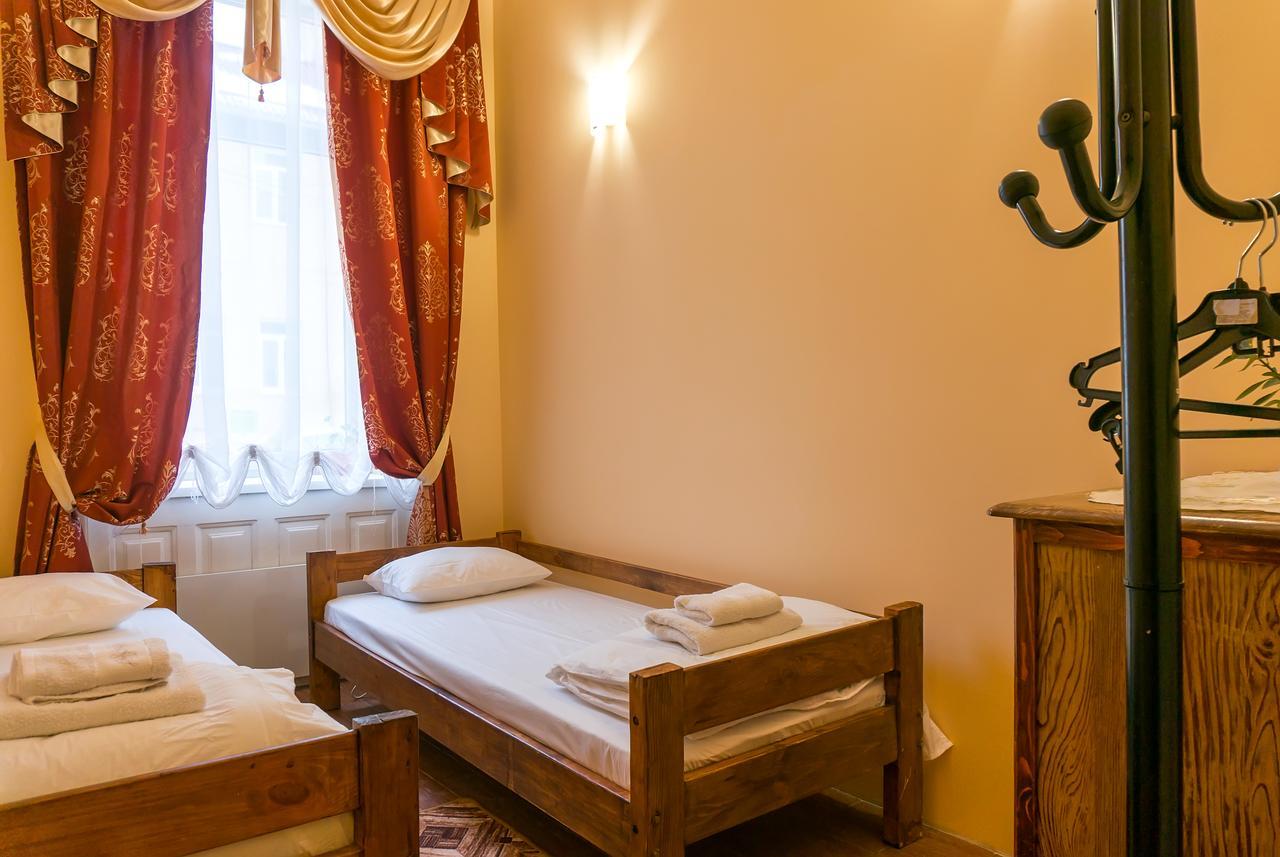 Hotel Кімнати В Центрі Uschhorod Exterior foto