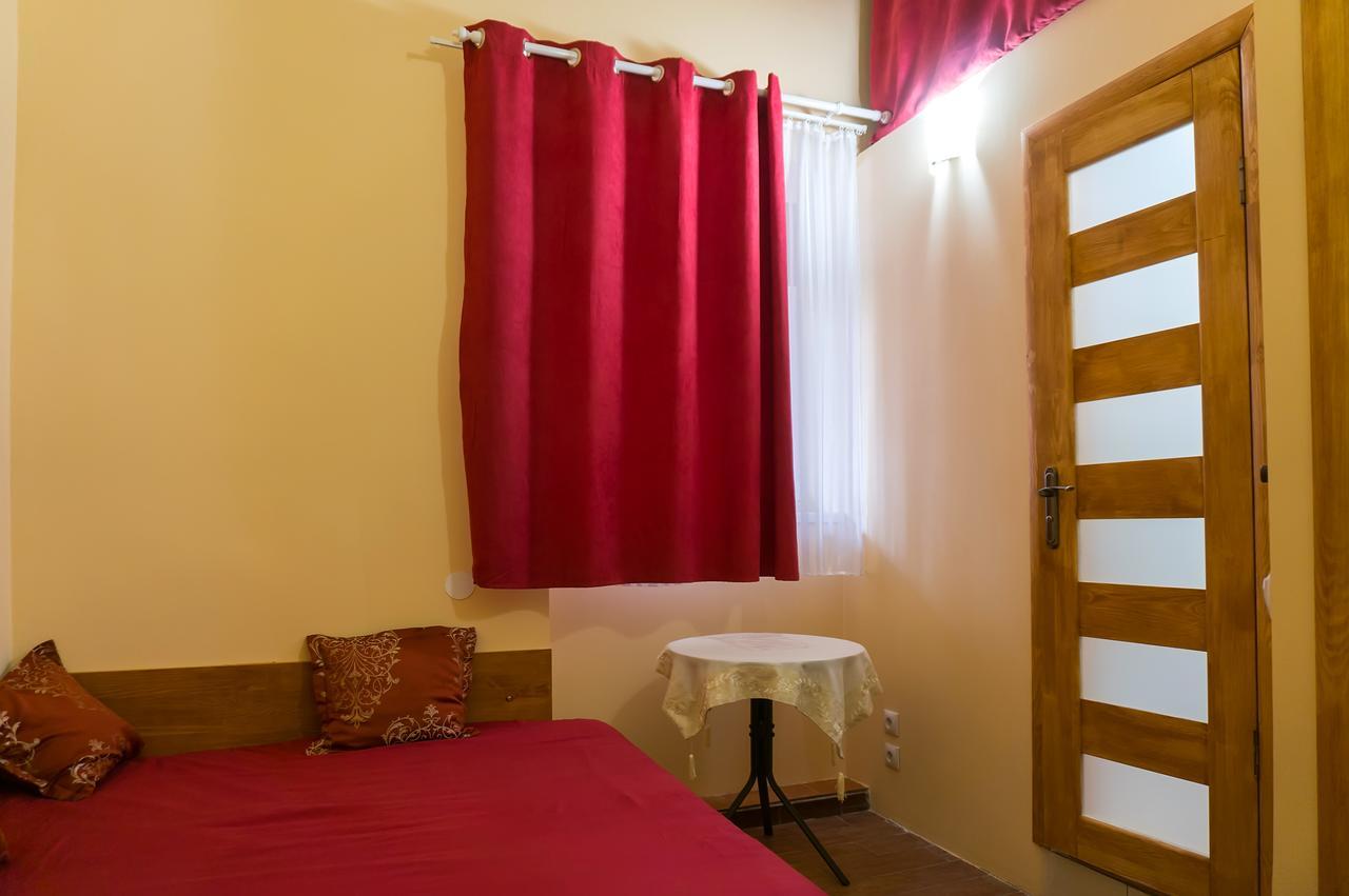 Hotel Кімнати В Центрі Uschhorod Exterior foto