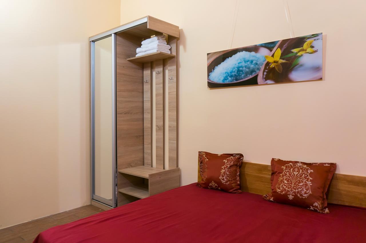 Hotel Кімнати В Центрі Uschhorod Exterior foto
