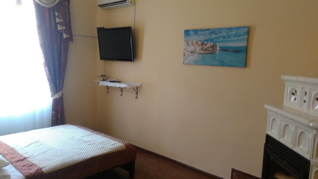 Hotel Кімнати В Центрі Uschhorod Exterior foto